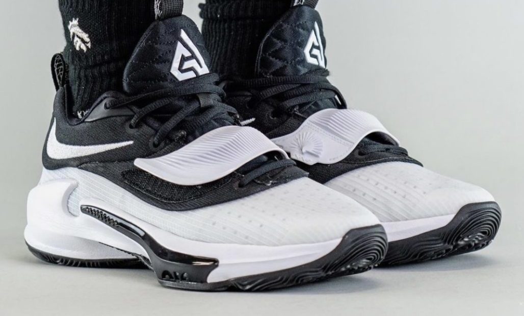 Nike Zoom Freak 3 выйдут в черно-белой расцветке