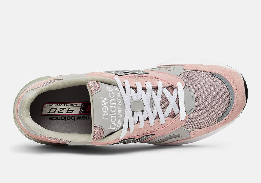New Balance 920 получили весенний пастельный вариант M920PNK