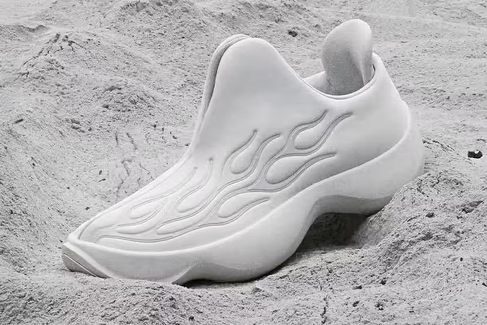 ONE OK ROCK представили минималистичные кроссовки ASICS-ONE в полностью ...