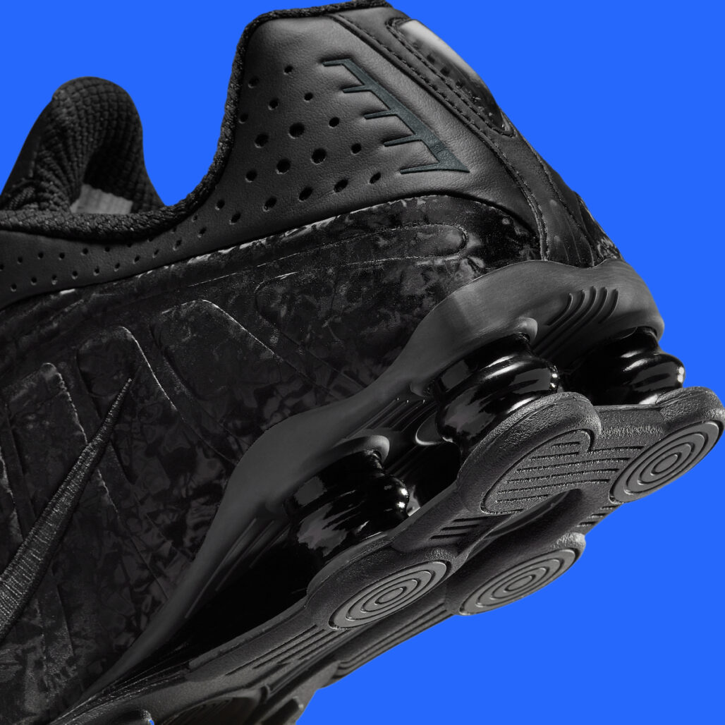 Nike-Shox-R4-Black-Floral-