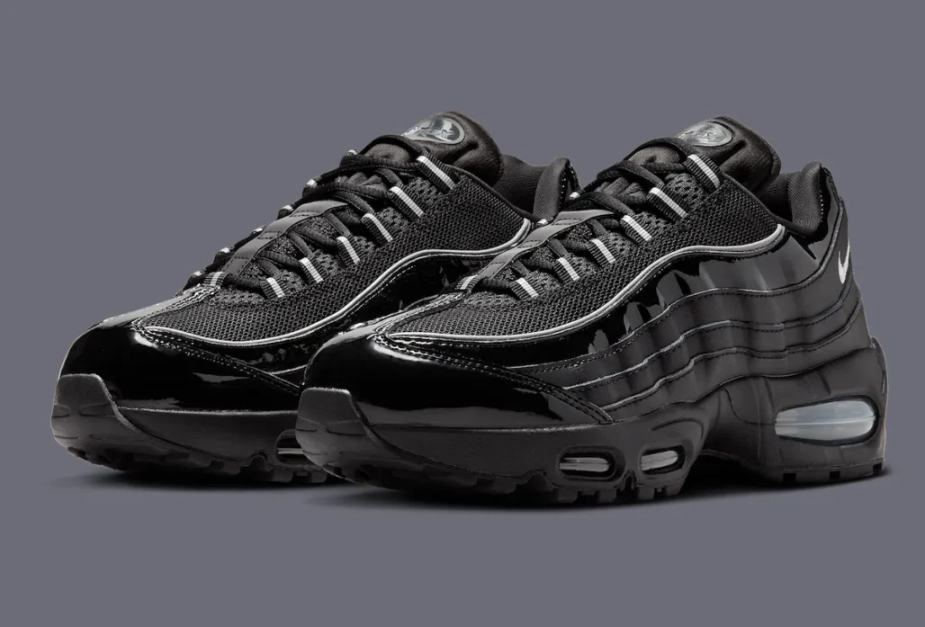 Nike Air Max 95 OG вышли в черной лакированной версии