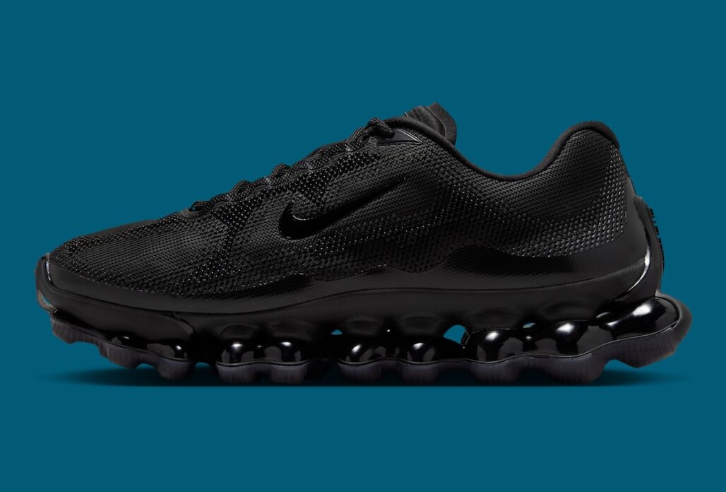 Новые Nike Air Liquid Max выйдут в расцветке «Triple Black» 30 апреля